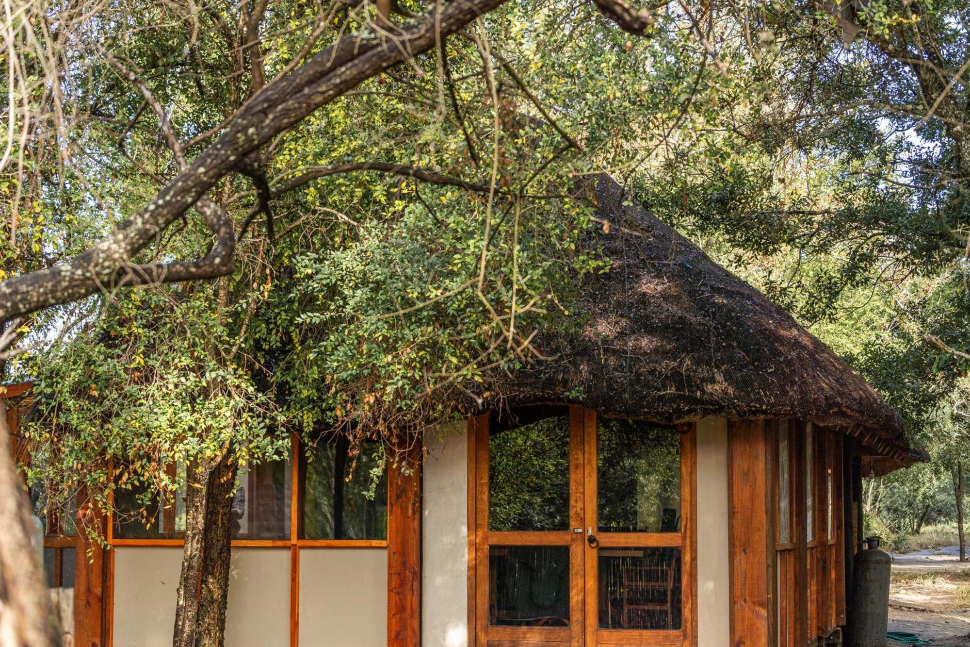 Ndzhaka Tented Camp Резерват Манйелети Екстериор снимка